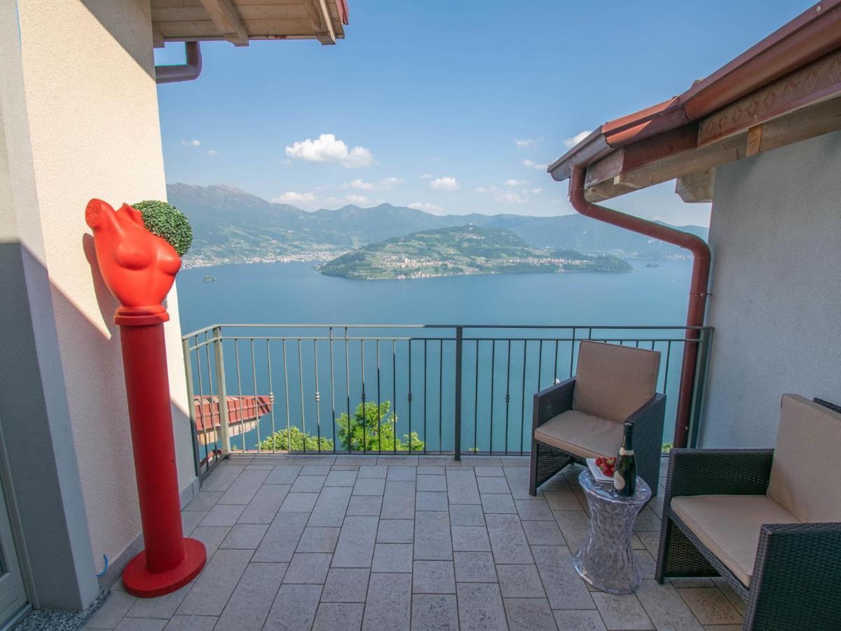 Cherubino - Stunning Lake View With Swimming Pool Parzanica エクステリア 写真
