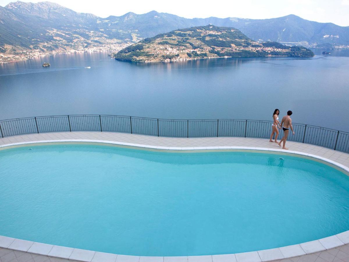 Cherubino - Stunning Lake View With Swimming Pool Parzanica エクステリア 写真